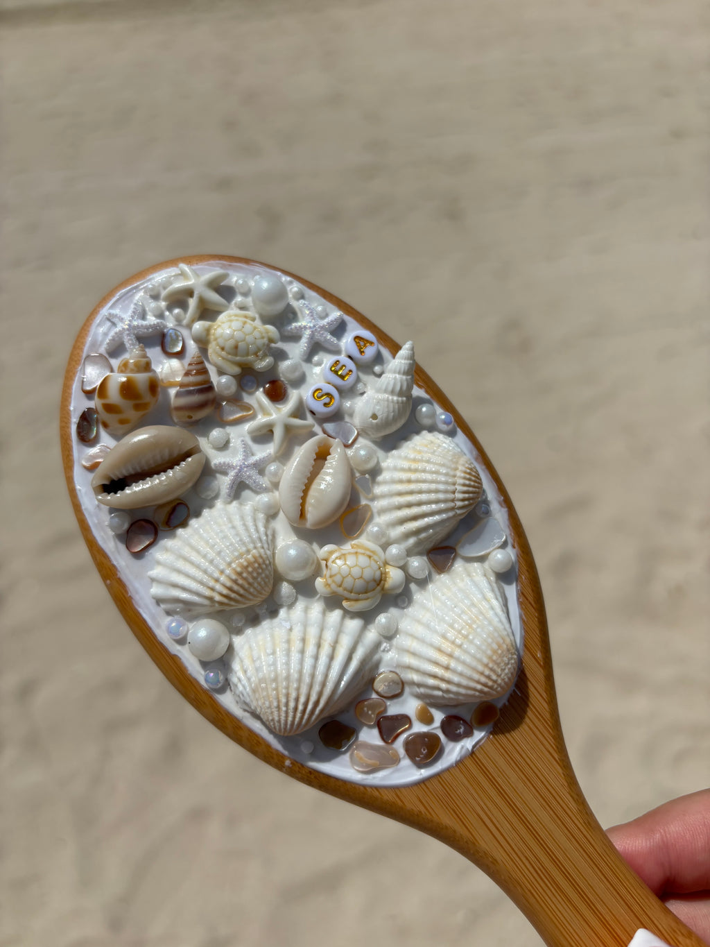Large Liliana Brush